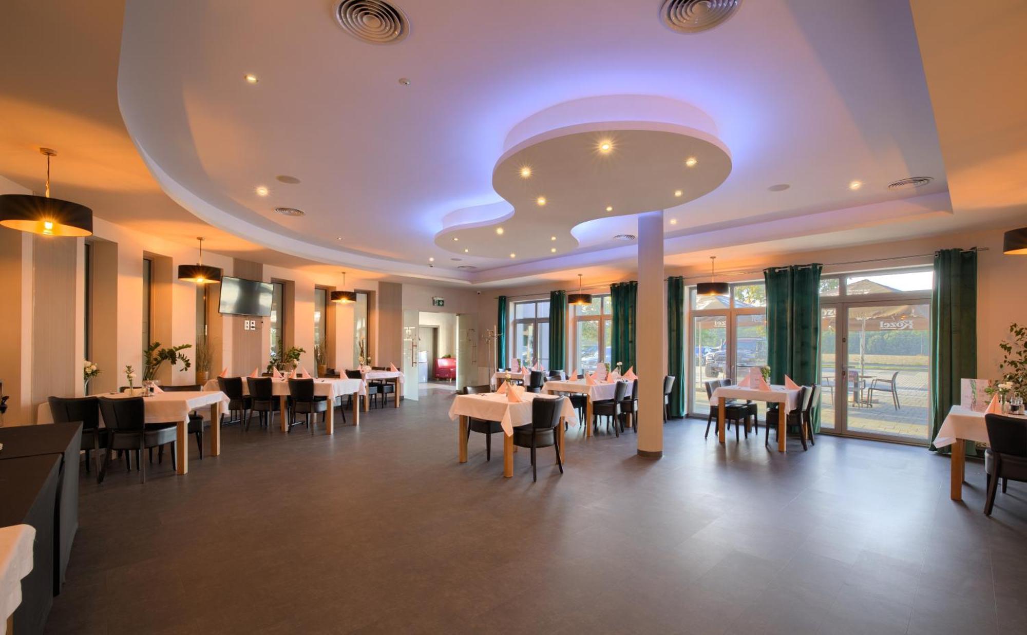Nova Stodola Hotel Klomnice ภายนอก รูปภาพ