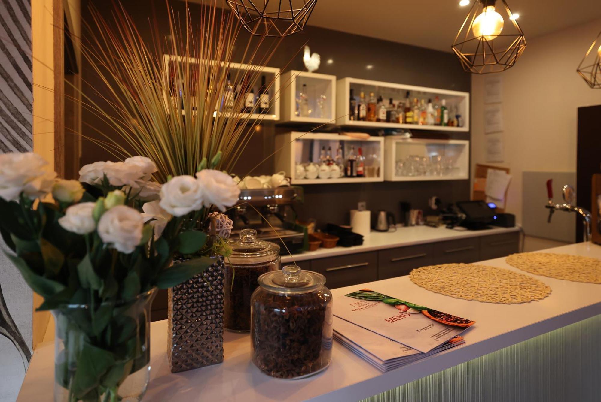 Nova Stodola Hotel Klomnice ภายนอก รูปภาพ